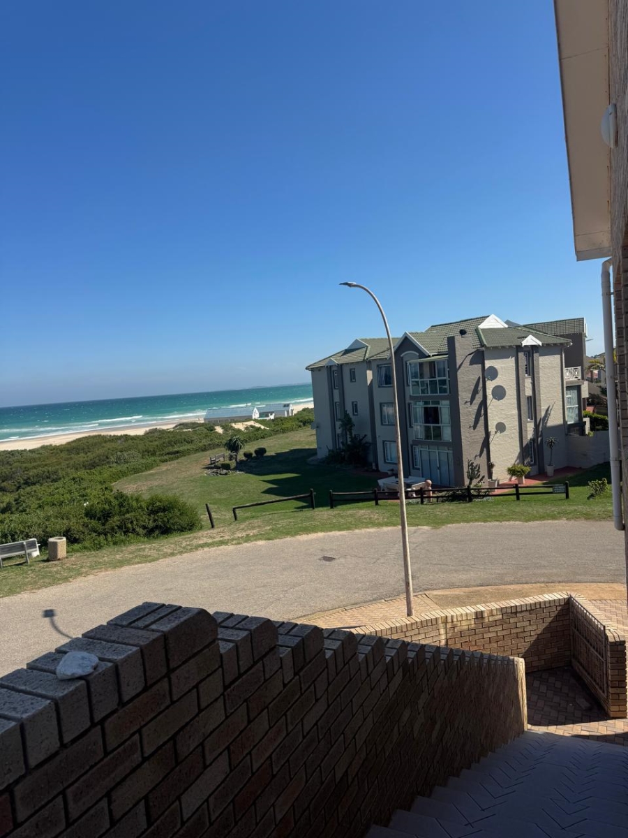 6 Bedroom Property for Sale in Aston Bay Eastern Cape